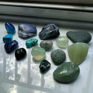 15 piece blue and green crystal set